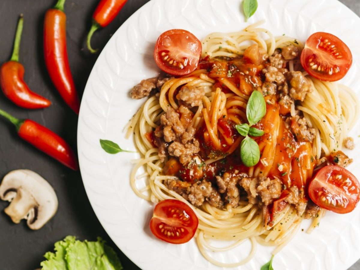 Step-by-step recipe with photos of Bolognese pasta - cook with Federici