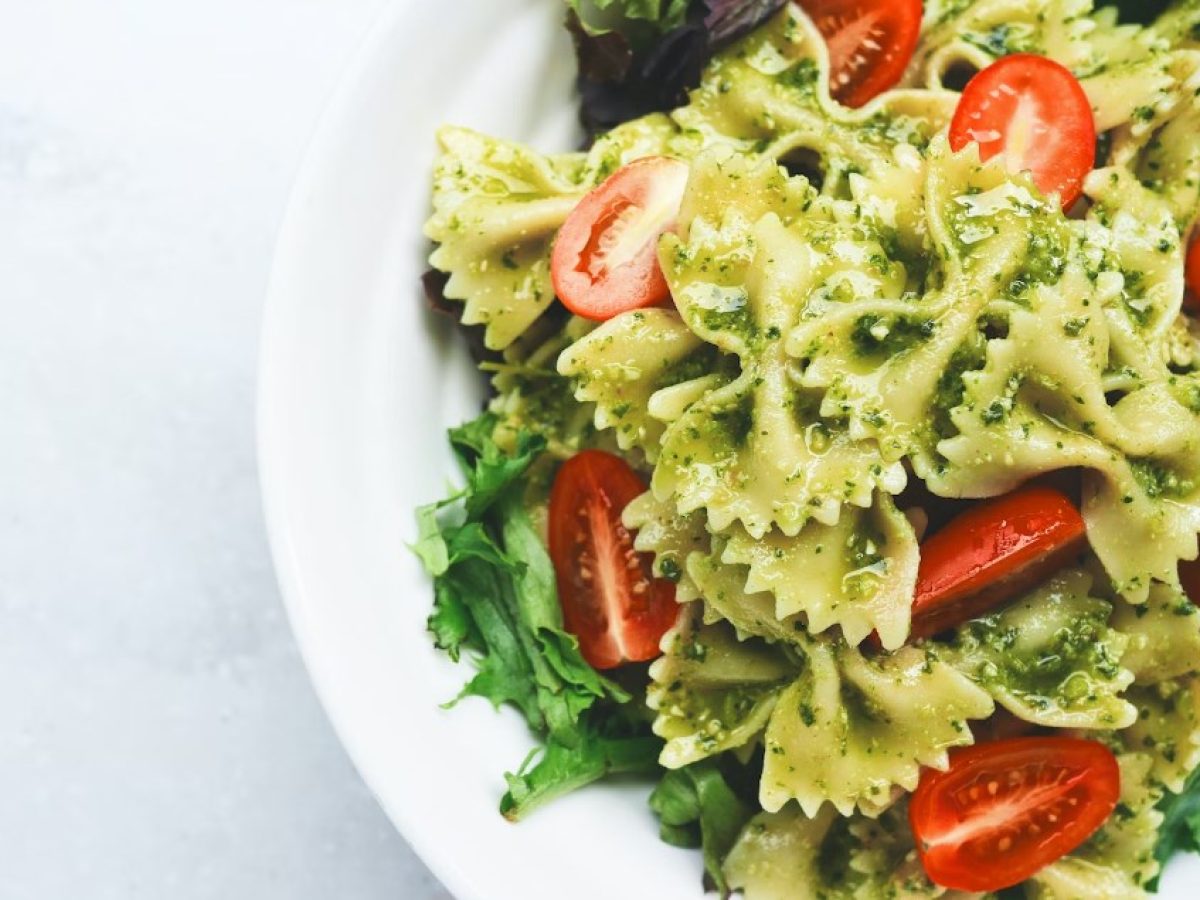 How to cook pasta and make inexpensive salads - cook deliciously and quickly